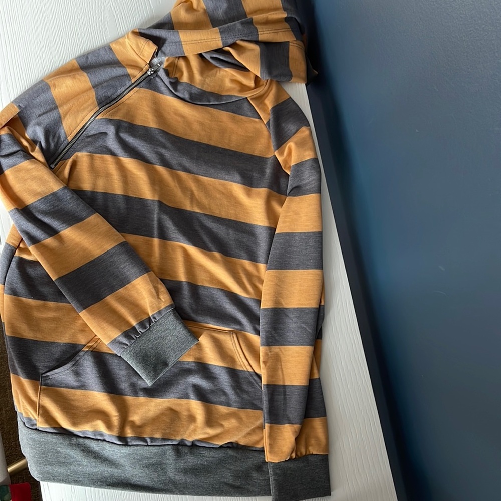 Striped gray/ mustard long sleeve hoodie